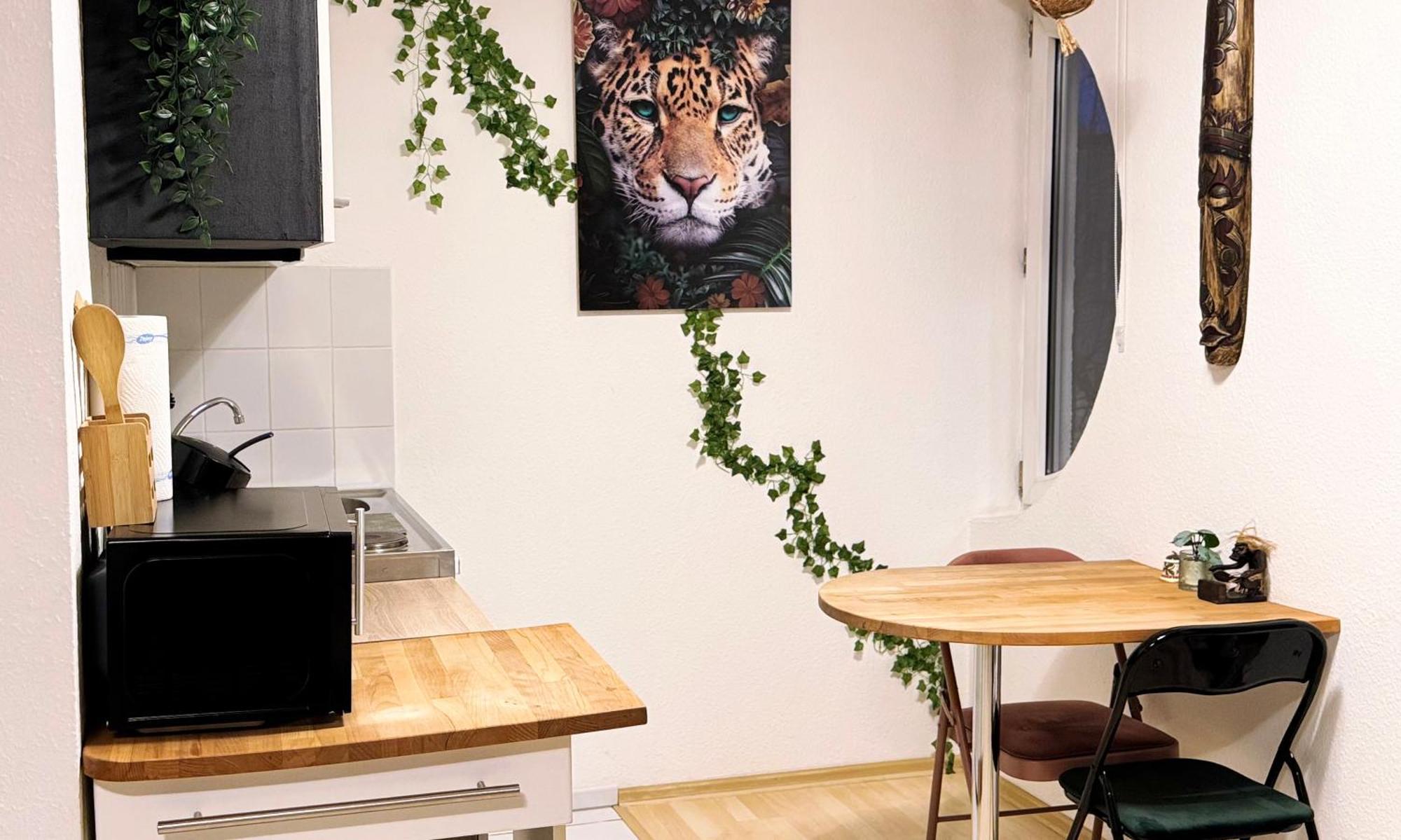 Apartment Zentrumnah Inklusive Parkplatz Jungle-suite By Rentigo - Ruheoase Im Herzen Von Saarbruecken! *